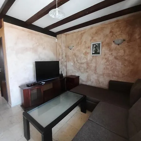 Vila Beautiful 2-bed In Cholakova Cheshma